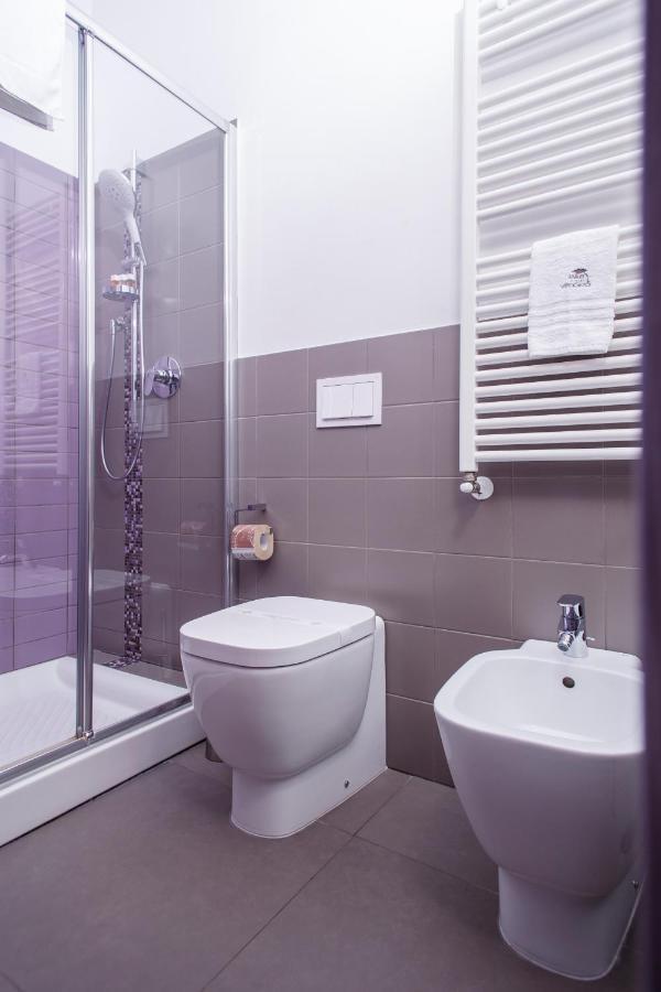 Single Room,698560443:JPEG