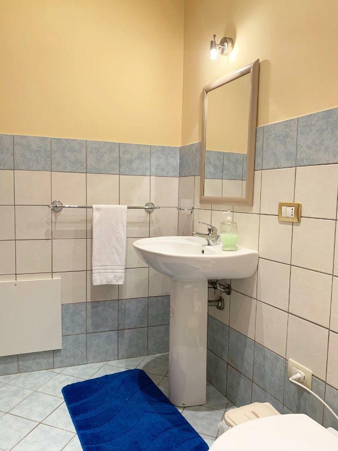Twin Room with Private External Bathroom